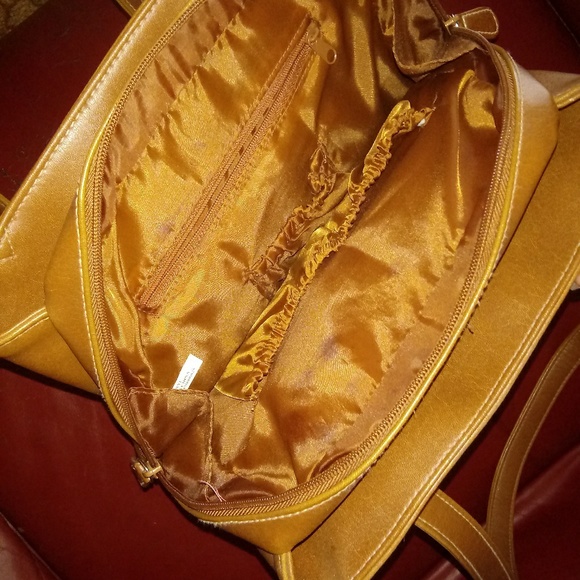 Purse - Picture 3 of 3